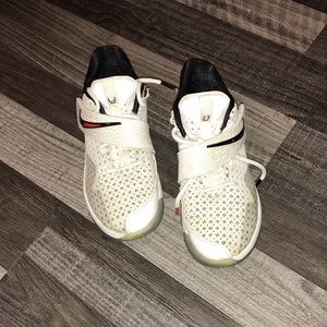 Nike-LeBron-XIV-PS Boys-Basketball-Shoes-Size 2